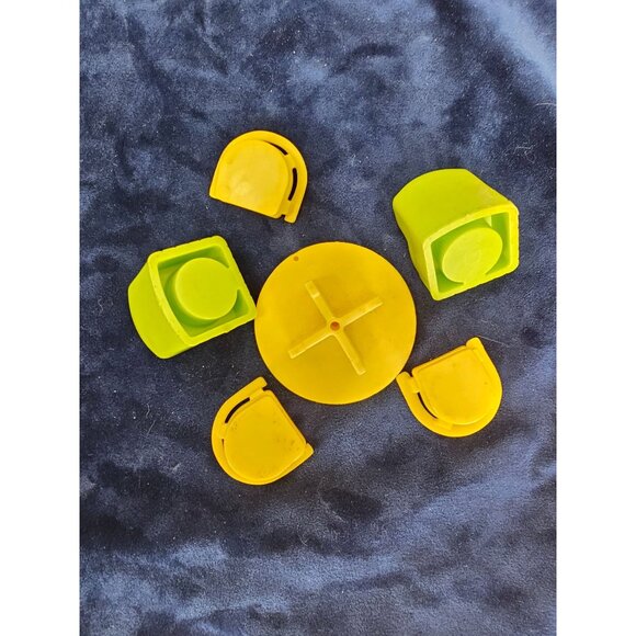 Vintage Fisher Price Little‎ Peoples Table And Chairs Yellow And Green - Picture 2 of 10